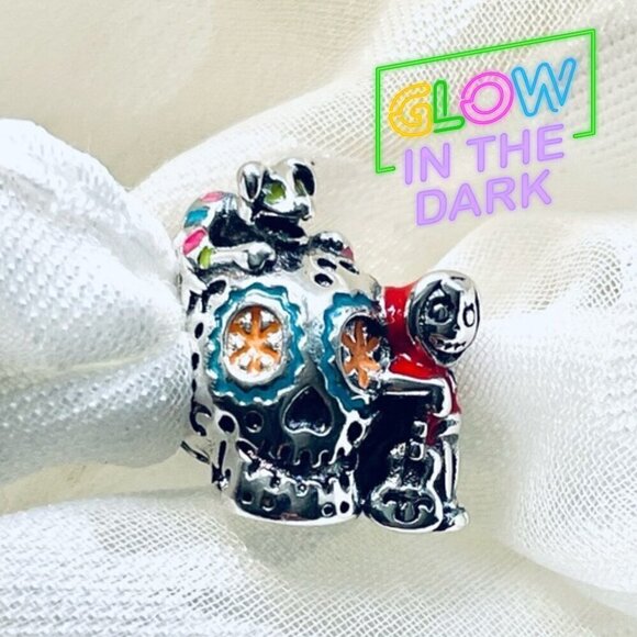 💀 NWOT Coco & Dante Skull Glow-in-the-Dark Charm ✨Halloween - Picture 1 of 15